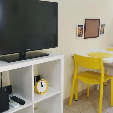 Apartment Cozy Yellow Studio *